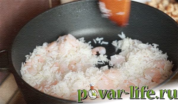 Рис по-тайски с креветками
