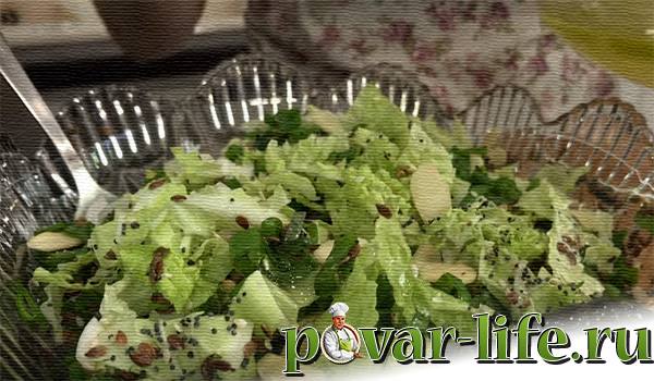 Хрустящий салат с лапшой быстрого приготовления